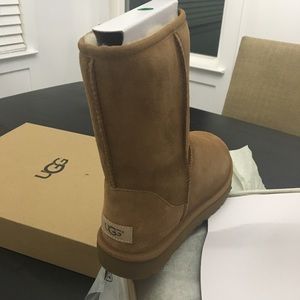 UGG Classic lined short boot